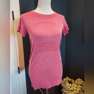 Lululemon pink shirt